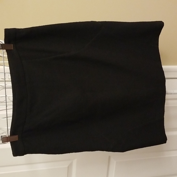 Black Leon Max Limited Edition Skirt. - Picture 6 of 13